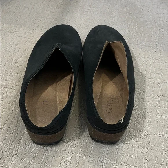 Earth Black Leather women’s clog shoes, size 9 - Picture 3 of 5